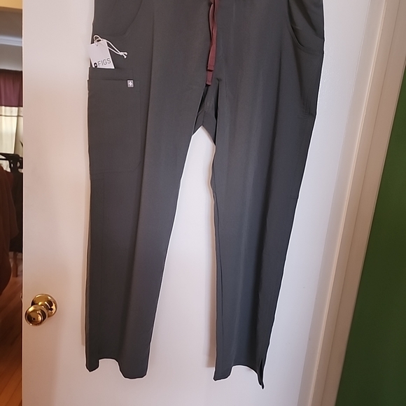 FIGS SCRUB PANTS - Picture 7 of 11